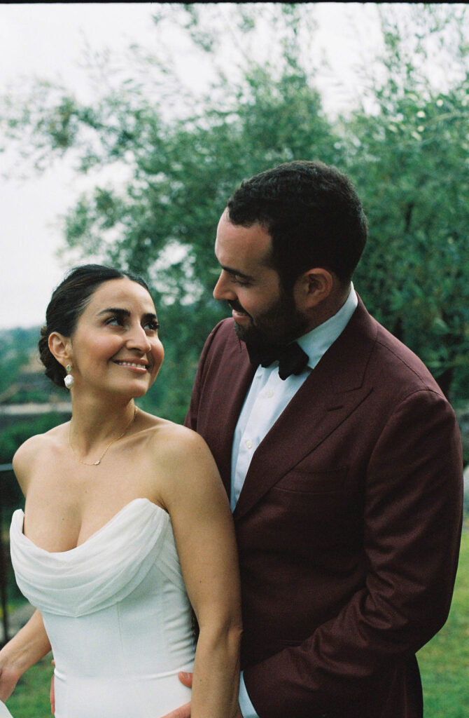 Outdoor bridal portraits at Sicily wedding venue set among gardens, vineyards, and mediterranean landscapes. 